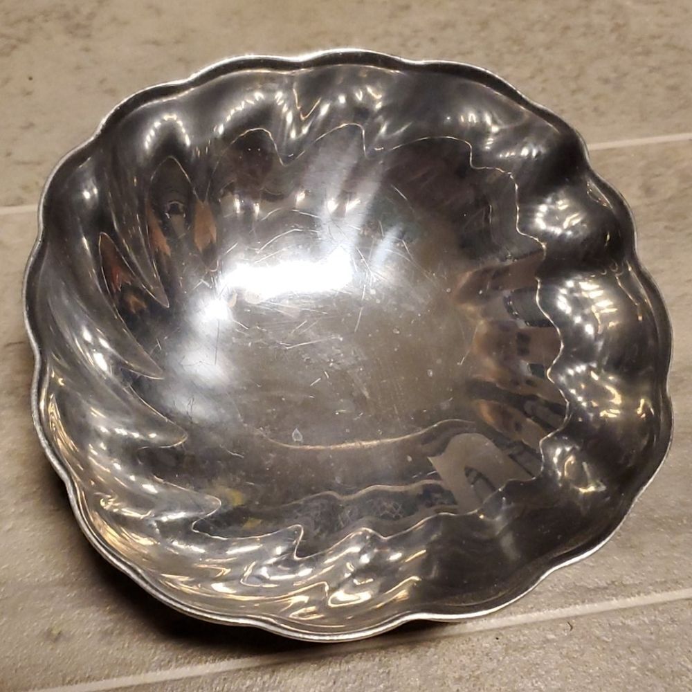 GUC Wilton Armetale SM Eddy Serving Bowl
